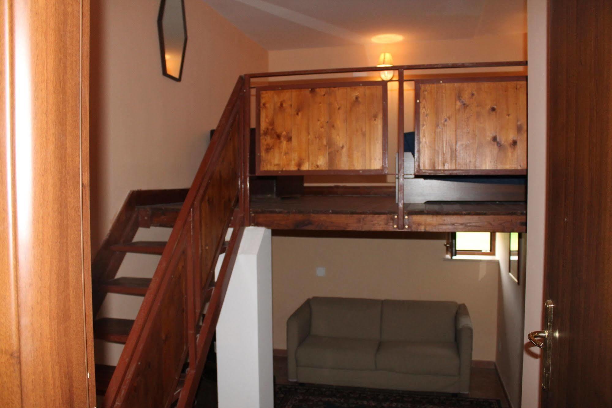 Relais La Mimosa Hotel Pontinia Екстериор снимка